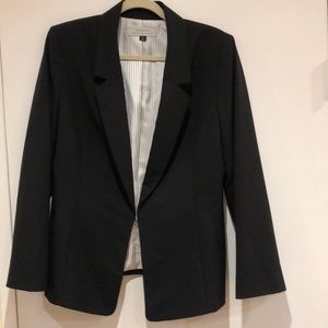 Tahari Blazer